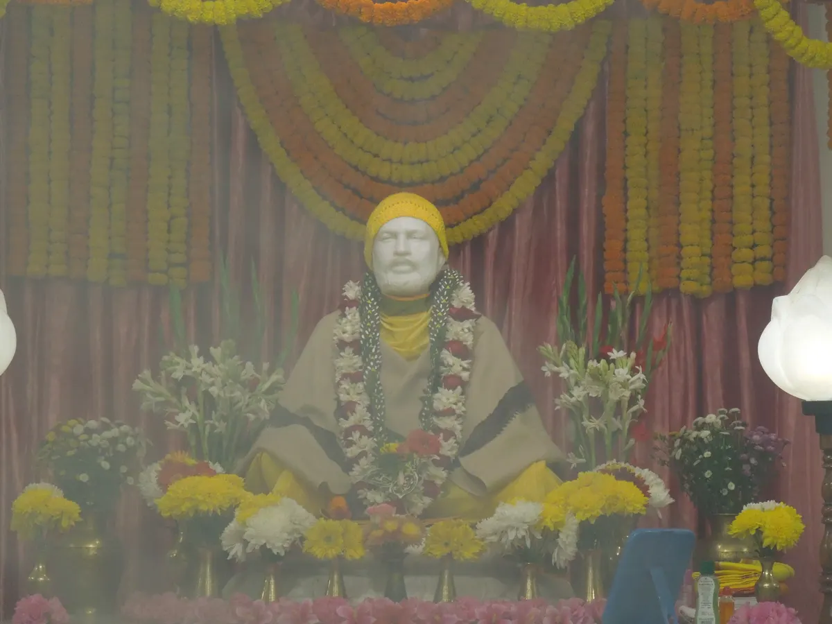 Image of Sri Ramakrishna adorned with flowers